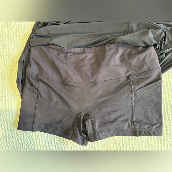 Lululemon Lost In Pace skirt size 8 in Black Currant. - Picture 3 of 8